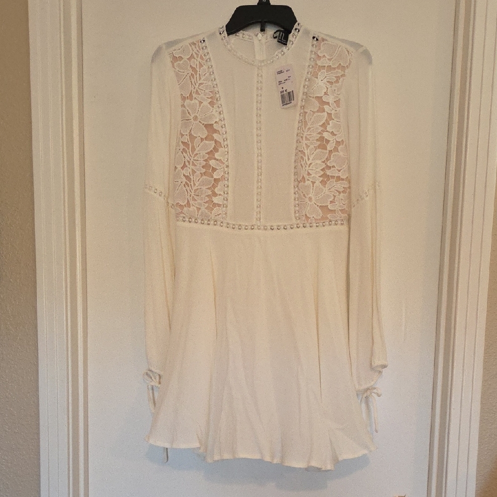 Forever 21 Ivory Floral Lace Blouse